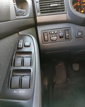 Toyota Avensis cena 11000 przebieg: 263000, rok produkcji 2004 z Rzeszów małe 46